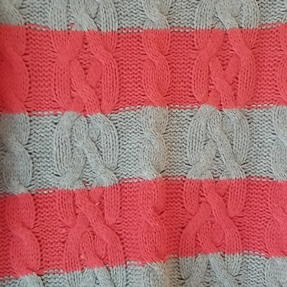 Sweater - Picture 4 of 7